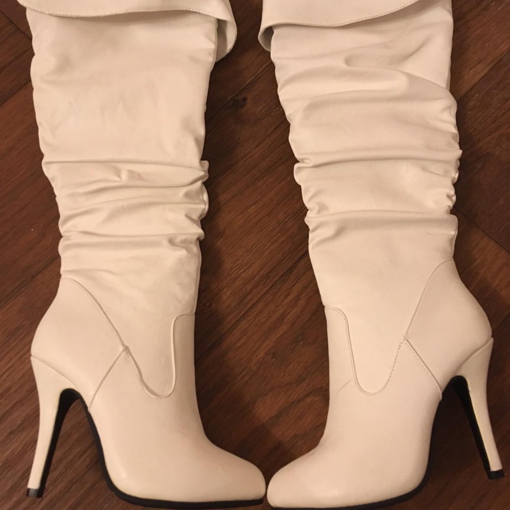 Forever Women’s Over Knee High White Boots.